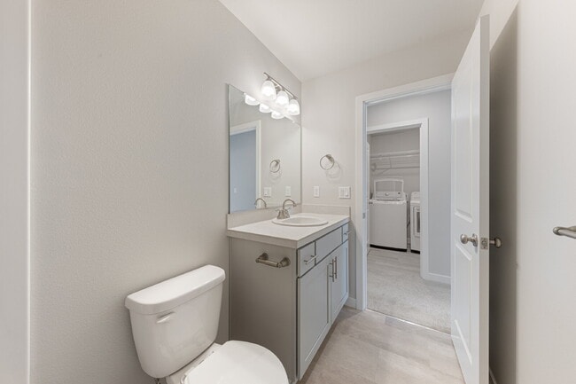 Building Photo - Newly Constructed 3 bedroom, 2.5 Bathroom home with luxury finishes!