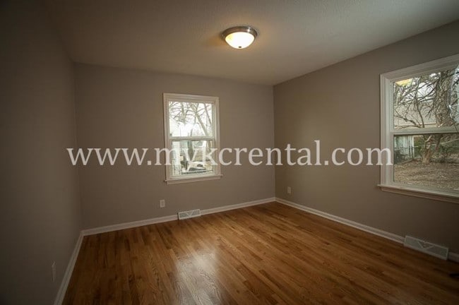 Building Photo - 4944 Juniper Dr