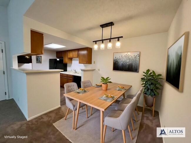 Building Photo - Nice 2 bed 2 bath second floor unit near Buckley Air Force base!