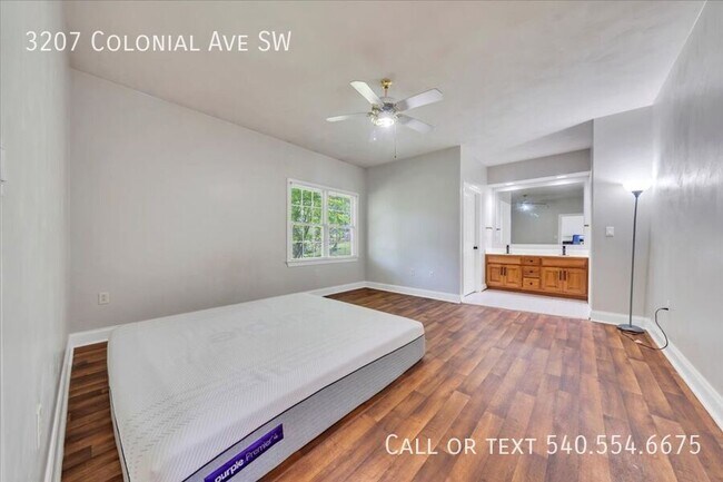 Building Photo - 3207 Colonial Ave SW
