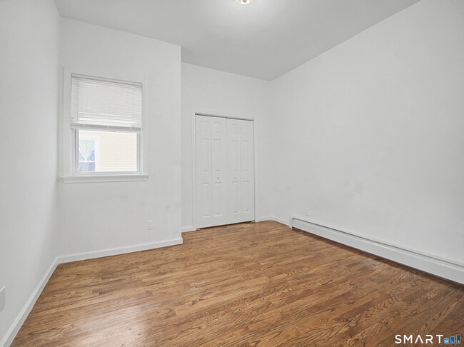 Building Photo - 144 Cottage St