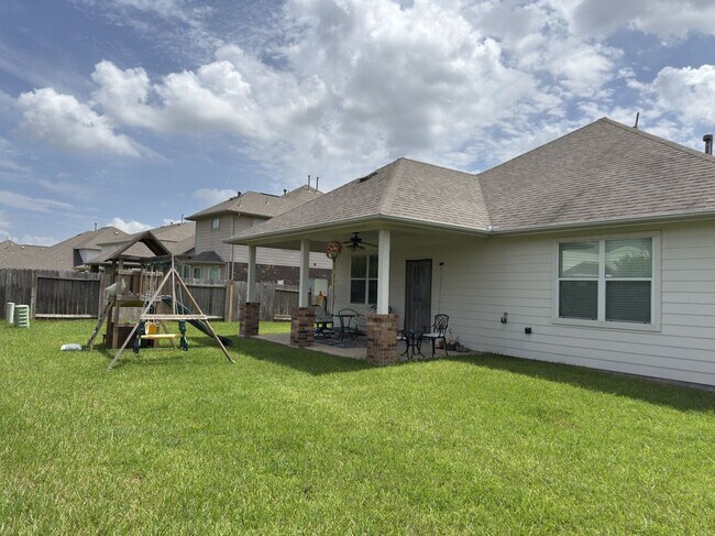 Building Photo - 30723 Legends Ridge Dr