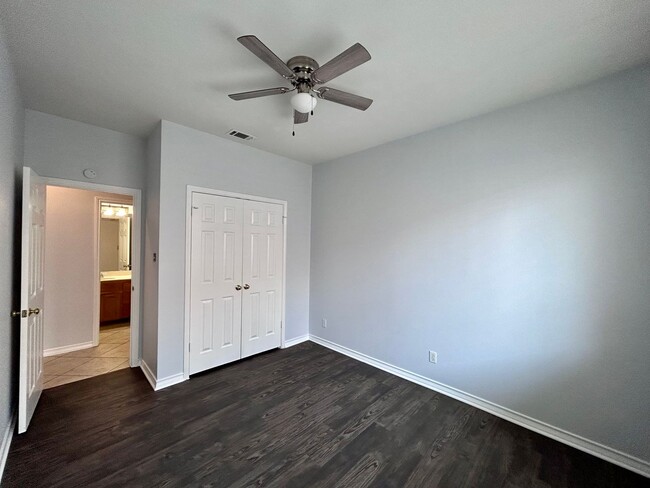 Building Photo - 4710 Sojourner St