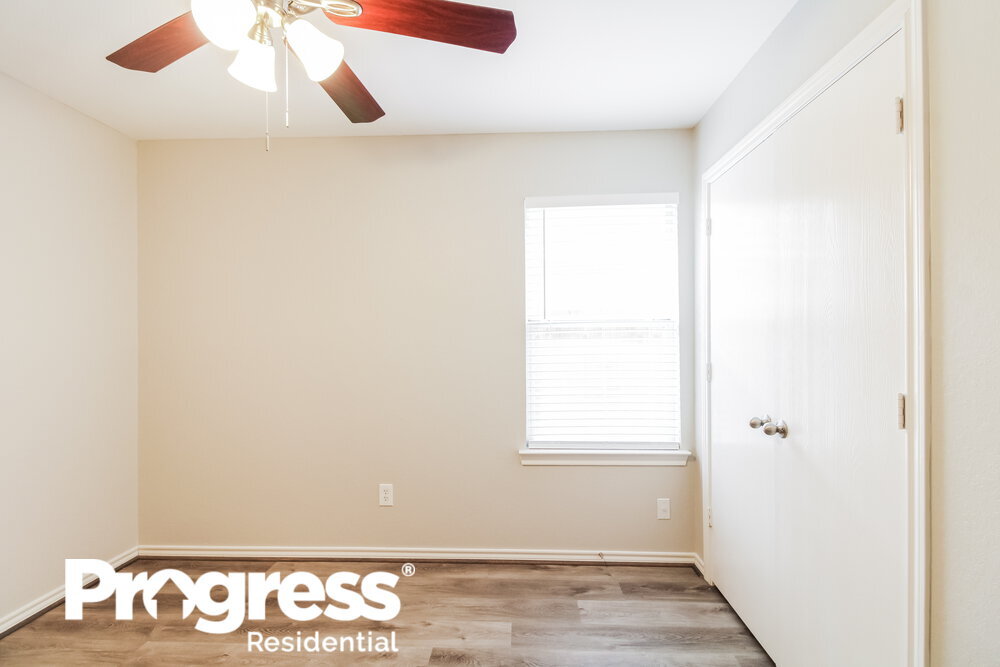 Building Photo - 322 Saddleback Springs Dr