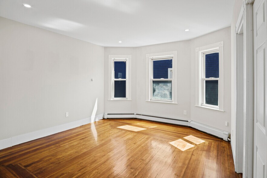 Building Photo - 12 Redfield St
