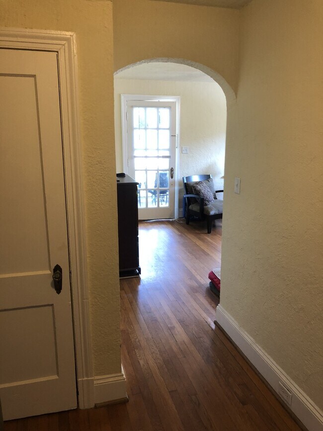 Building Photo - 208 N Nansemond St