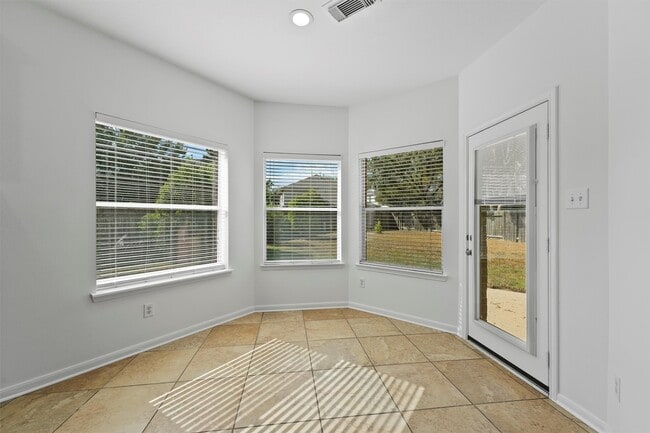 Building Photo - 26422 Creston Woods Dr