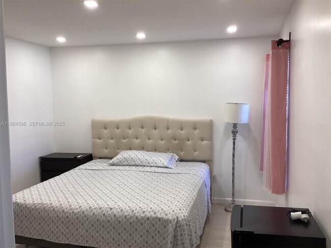 Building Photo - 15330 SW 106th Terrace