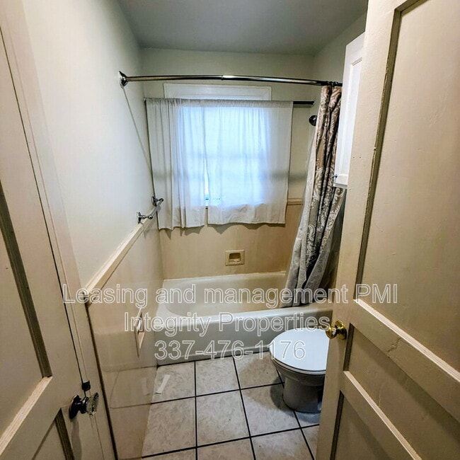 Building Photo - 418 Delgado Dr