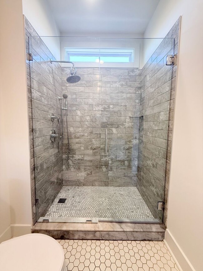 Building Photo - 3-Bedroom Home with Flex Room, Pool Access, and Stainless Steel Appliances Near Downtown Cookeville