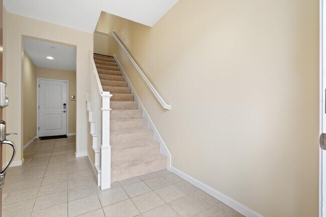 Building Photo - 643 Turnbuckle Dr