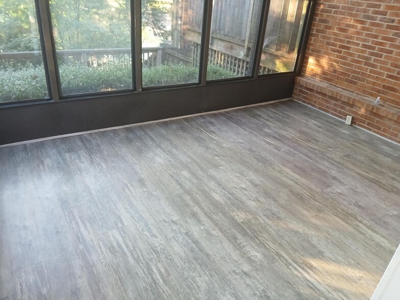 Glassed Sunroom - 3049 Old Stone Dr