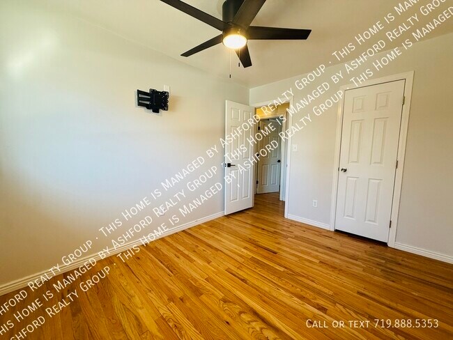 Building Photo - 303 Quebec St