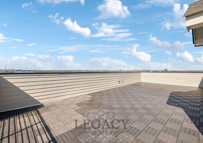 Building Photo - 1019 12th Ave N