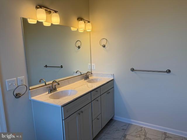 Building Photo - 1370 Elm St