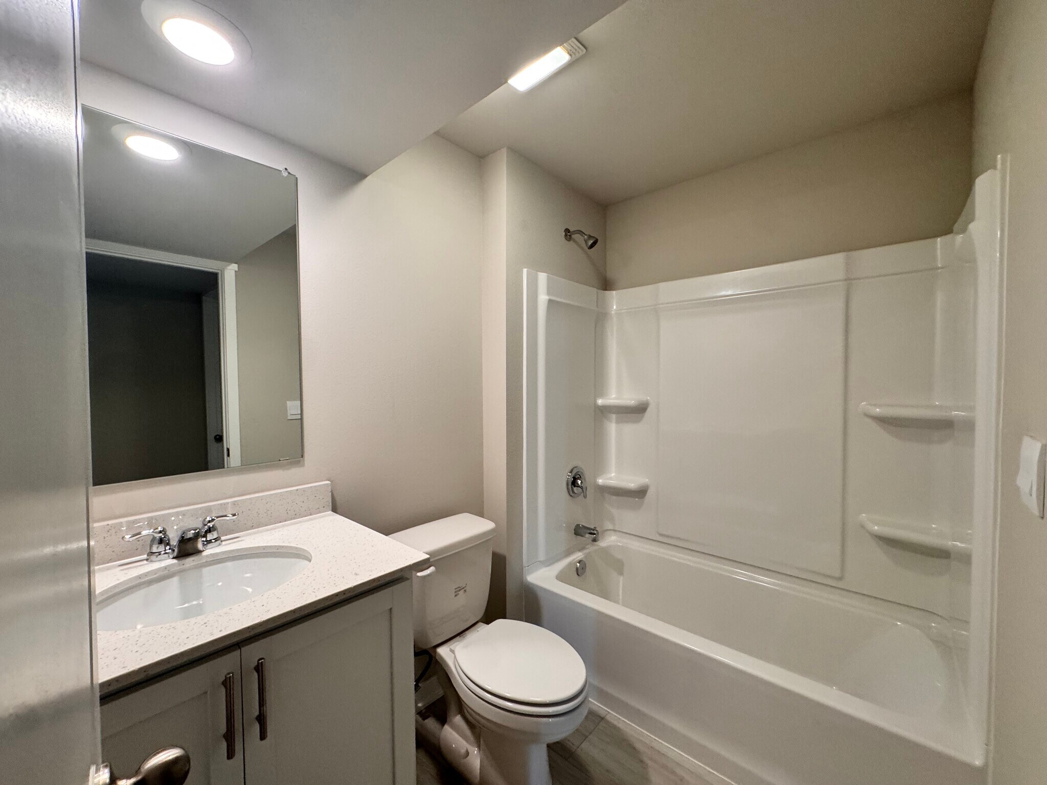 Building Photo - 709 E Bear Dr
