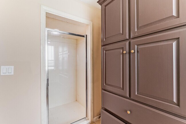 Building Photo - 8321 Co Rd 200