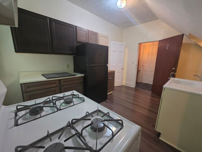 Building Photo - 242 W Highland Ave