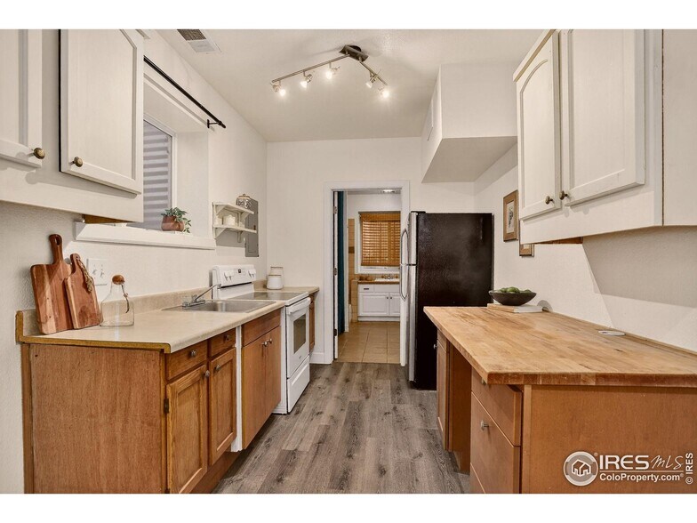 Building Photo - 1509 Pratt St