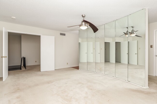 Building Photo - $250 OFF first months rent!!! 3 bedroom 2....