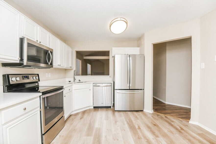 Building Photo - 10217 Cypress Hills Dr
