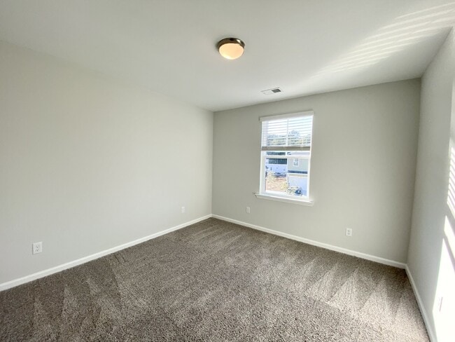Building Photo - Four Bedroom Home in Millstone Landing!