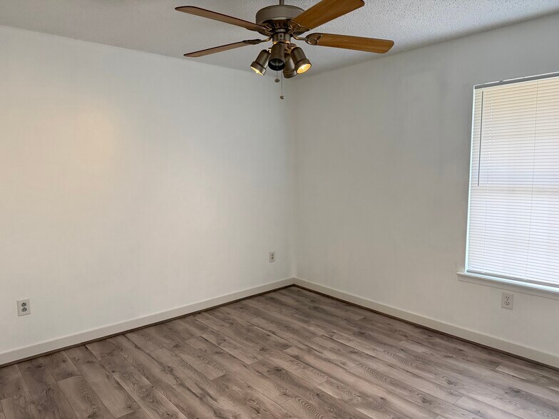 Bedroom - 2208 Angus St