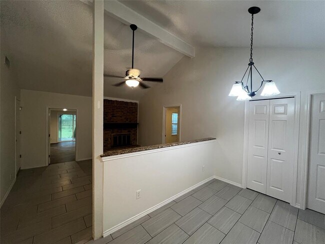 Building Photo - 5101 Meadow Creek Cove