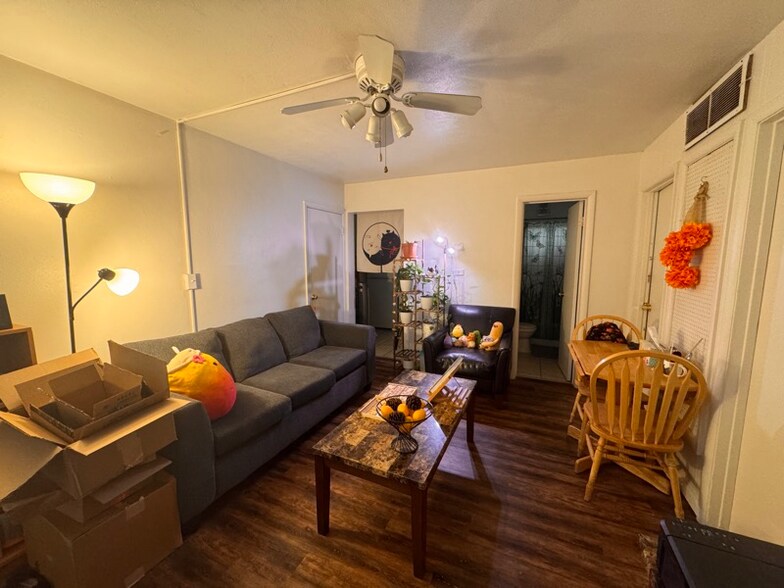 Primary Photo - 101 N Busey Ave