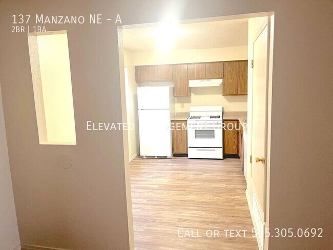 Building Photo - 137 Manzano St NE