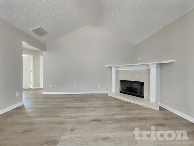 Building Photo - 225 Victoria Blvd