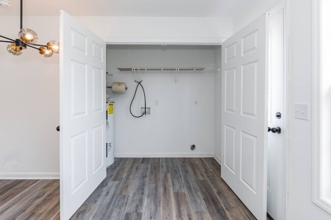 Building Photo - Beautiful Updated Home!