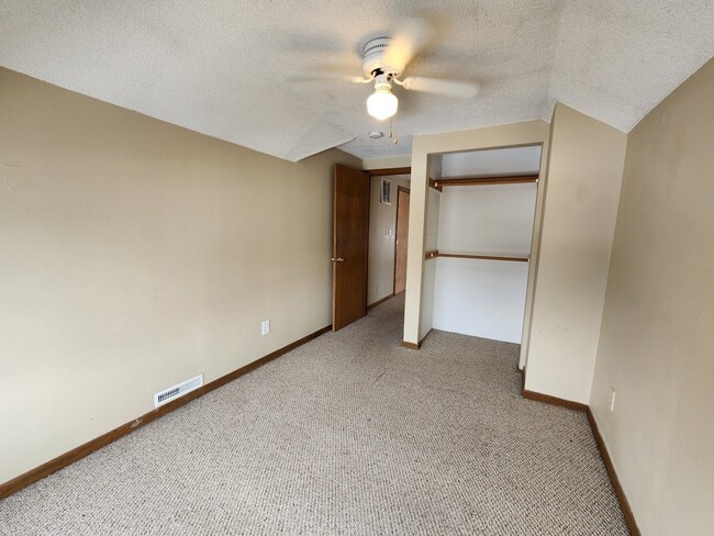 Building Photo - 604 W Seerley Blvd