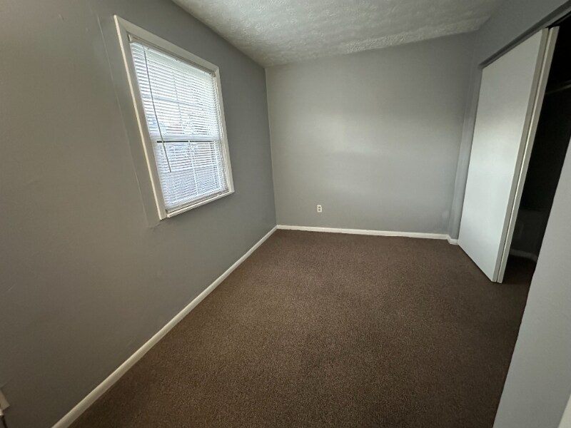 Building Photo - 1392 Summit St