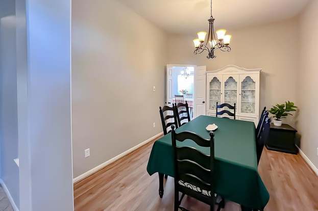 Building Photo - 1809 Village Ct Ln