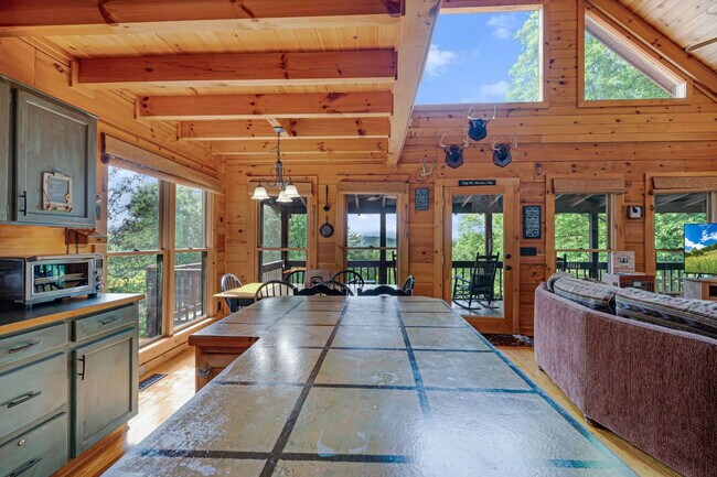 Building Photo - 150 Arrow Way