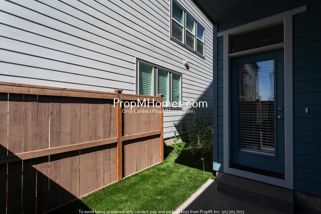 Building Photo - Newer Three Bedroom Home in Reed's Crossing!