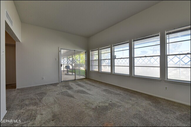 Building Photo - 3433 Clearview Ln