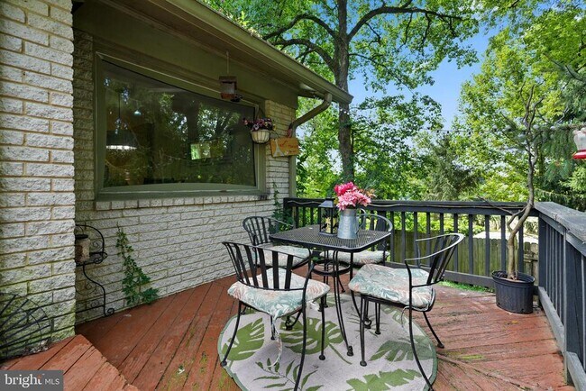 Building Photo - 5400 Woodlyn Ct