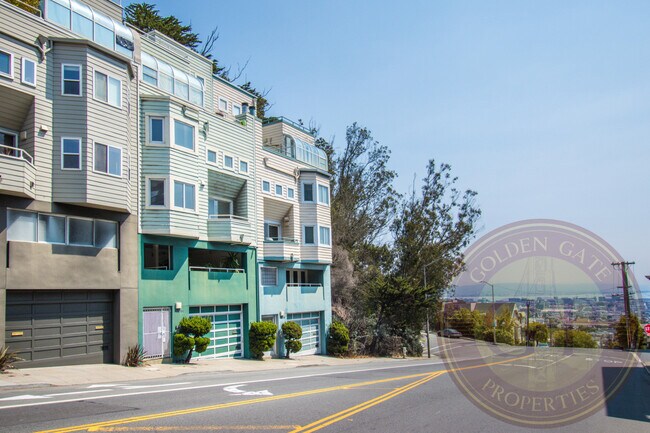 Building Photo - Corona Heights - 3 BR, 2.5 BA Condo 1,586 Sq. Ft. - 3D Virtual Tour, Parking, Patio