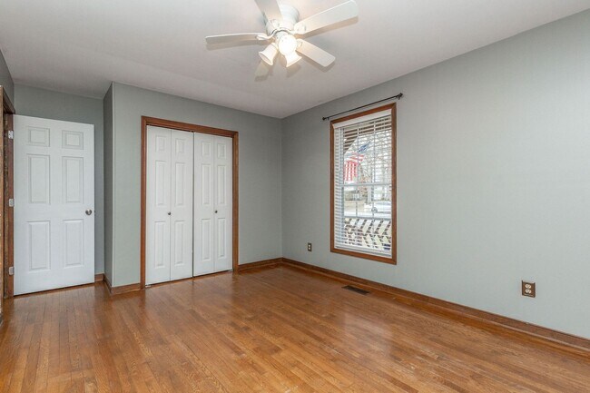 Building Photo - Serene Living in Chesterfield