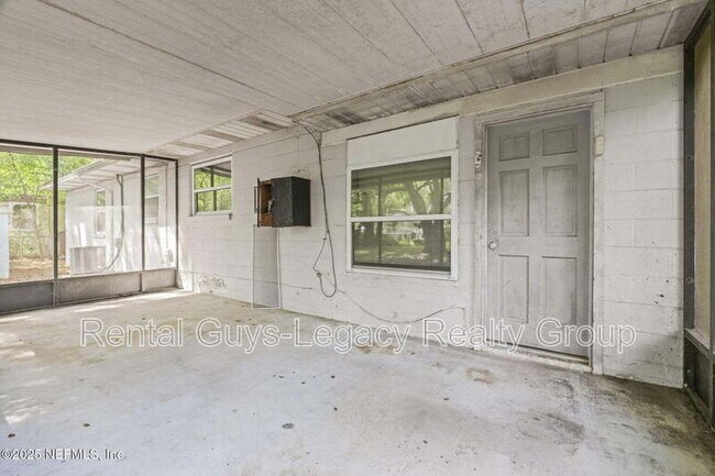 Building Photo - 3827 Colebrooke Dr