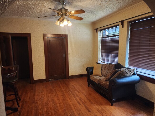 Building Photo - 506 S Highland Park Ave