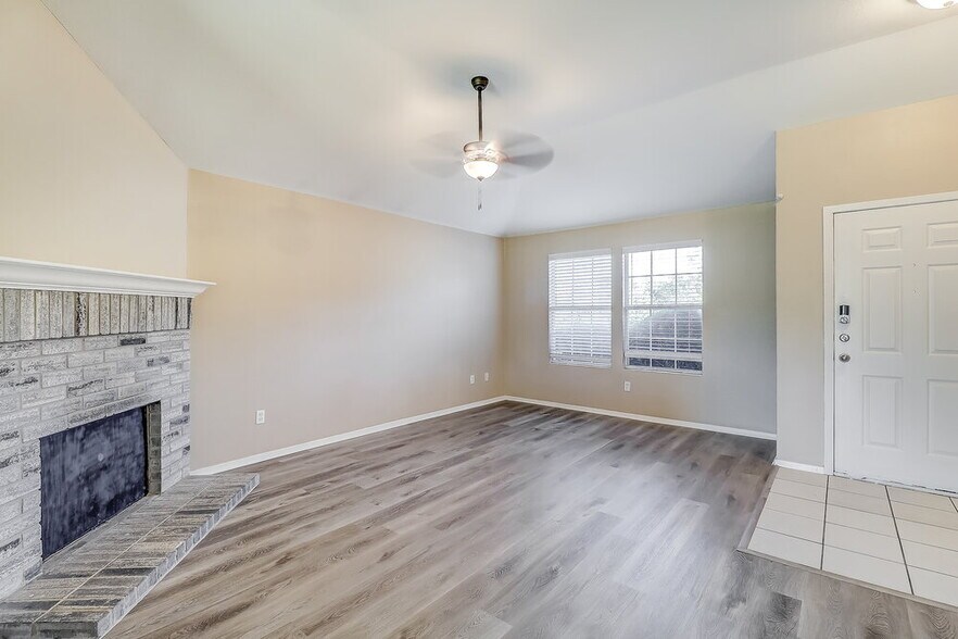 Building Photo - 6903 Rondo Dr