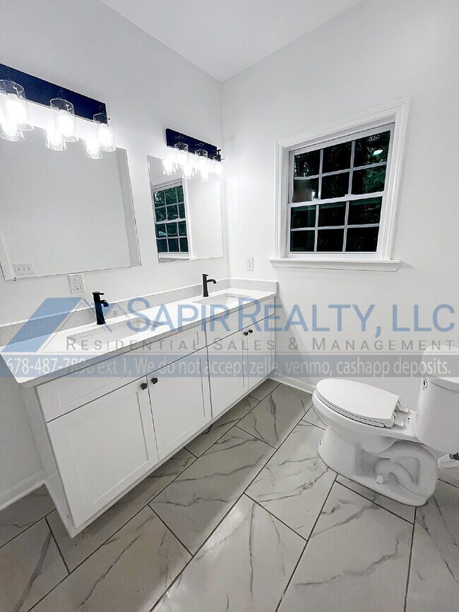 Building Photo - 1273 Oakland Terrace SW