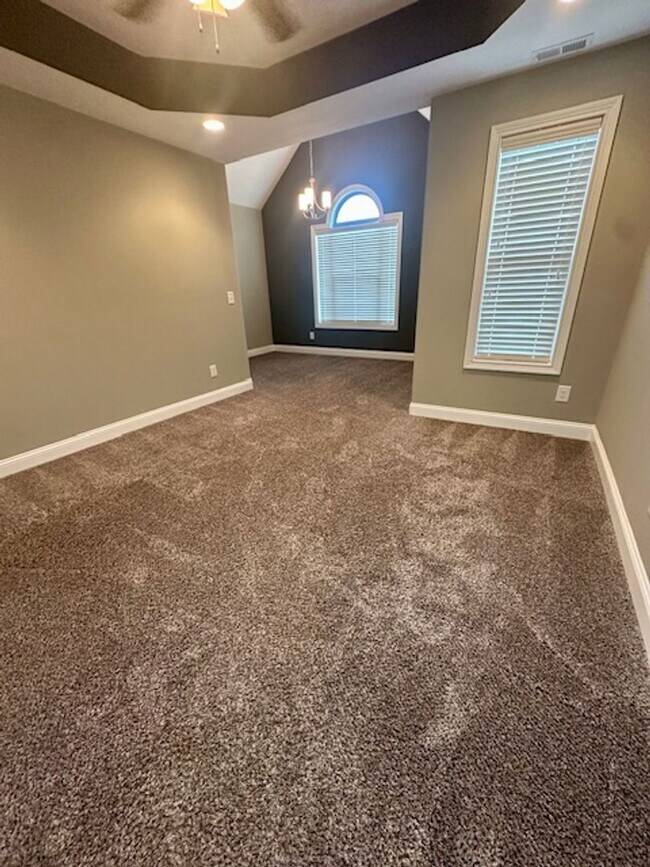 Building Photo - 2015 Dorsey Ct