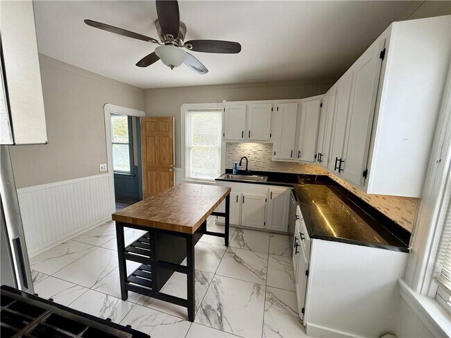 Building Photo - 43 Fruit Hill Ave