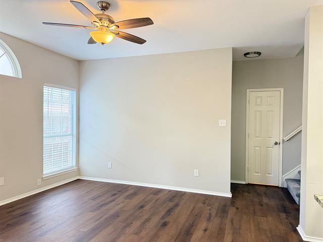 Building Photo - 1153 Regal Dr