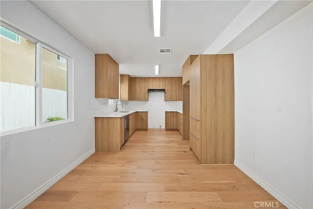 Building Photo - 8839 Cedros Ave