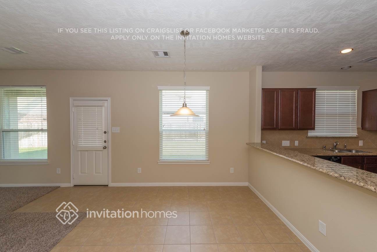 Building Photo - 30706 Basil Trace Dr
